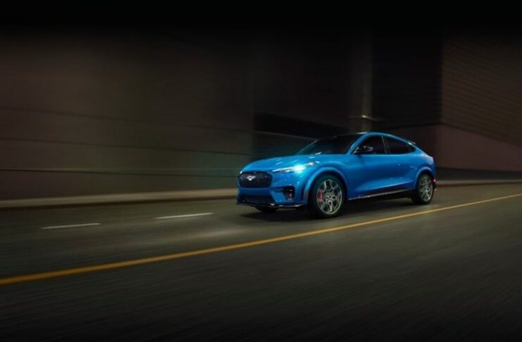 Llega un renovado Ford Mustang Mach-E 2025 ahora con el impulso de VEMO